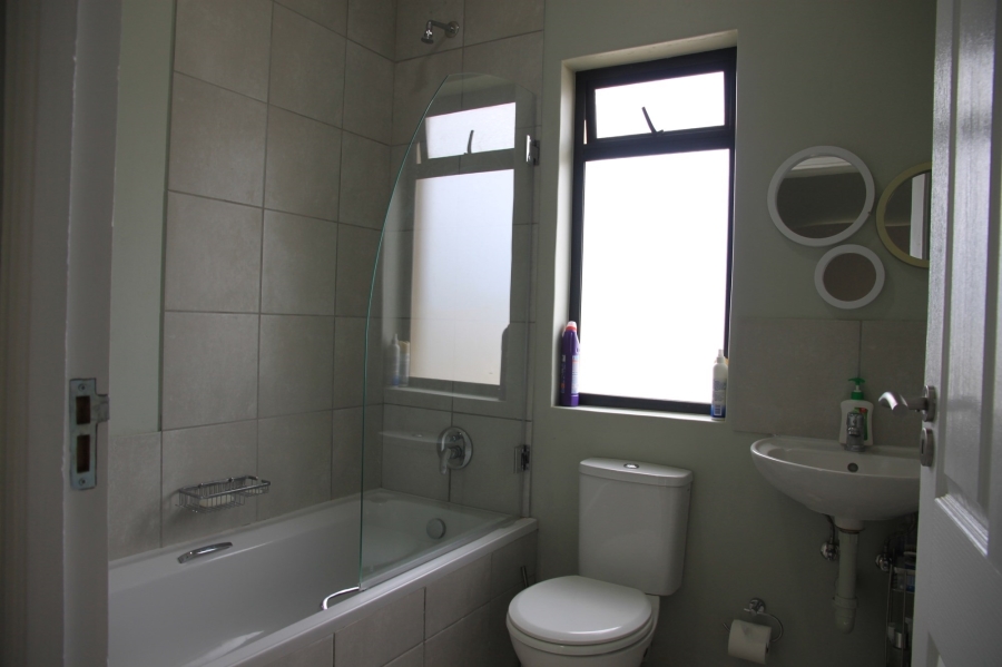 To Let 3 Bedroom Property for Rent in Kidds Beach Eastern Cape